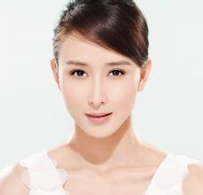 cheat situs resmi poker republik Guo Laosan tersenyum pahit: Dia terlihat seperti gadis kecil yang lucu